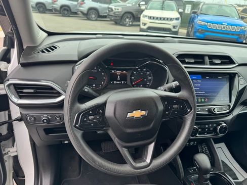 Used 2023 Chevrolet TrailBlazer LT w/ Convenience Package image 13