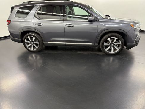Certified 2024 Honda Pilot Touring image 8