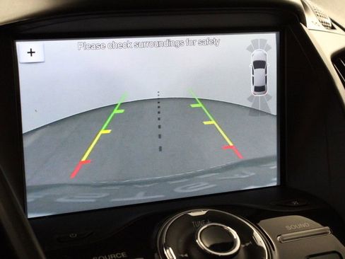 Used 2019 Ford Escape Titanium image 8