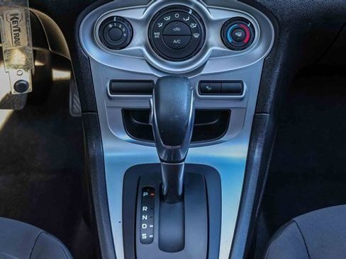 Used 2016 Ford Fiesta SE image 12