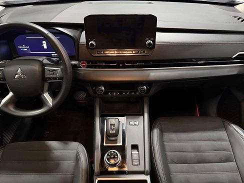 Used 2023 Mitsubishi Outlander SE AWD/4WD image 34