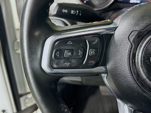 Used 2022 Jeep Gladiator Overland AWD/4WD image 16