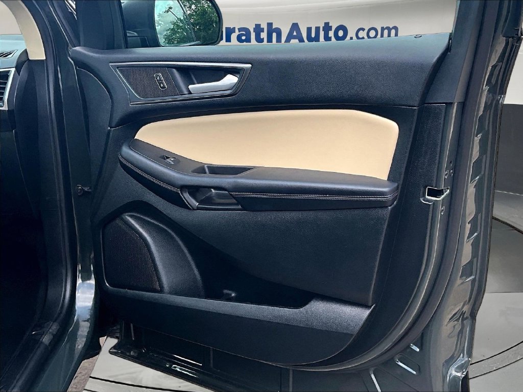 Used 2024 Ford Edge SE w/ Cargo Accessory Package AWD/4WD image 32