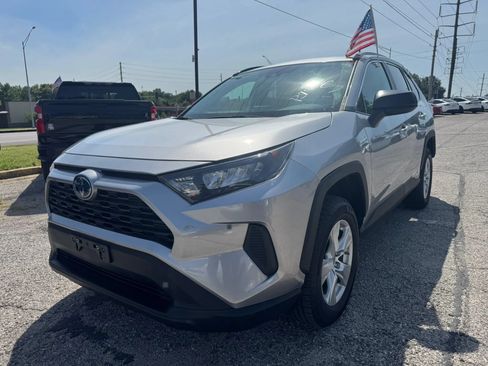 Used 2021 Toyota RAV4 LE AWD/4WD image 7