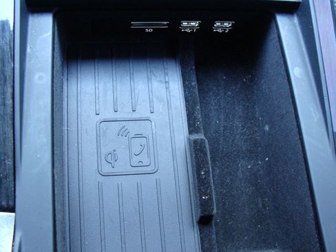 Used 2019 Audi Q8 Premium w/ Convenience Package image 30