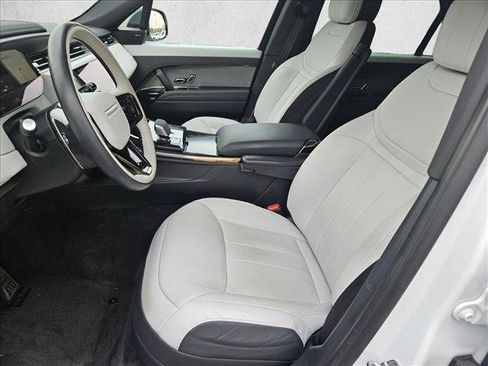 Used 2024 Land Rover Range Rover Sport Dynamic SE AWD/4WD image 17