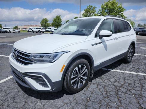 Used 2024 Volkswagen Tiguan S FWD image 11