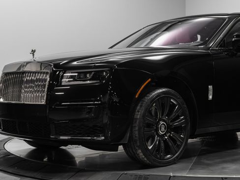 Used 2022 Rolls-Royce Ghost image 5