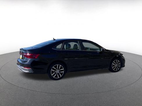 Used 2025 Volkswagen Jetta SE image 15
