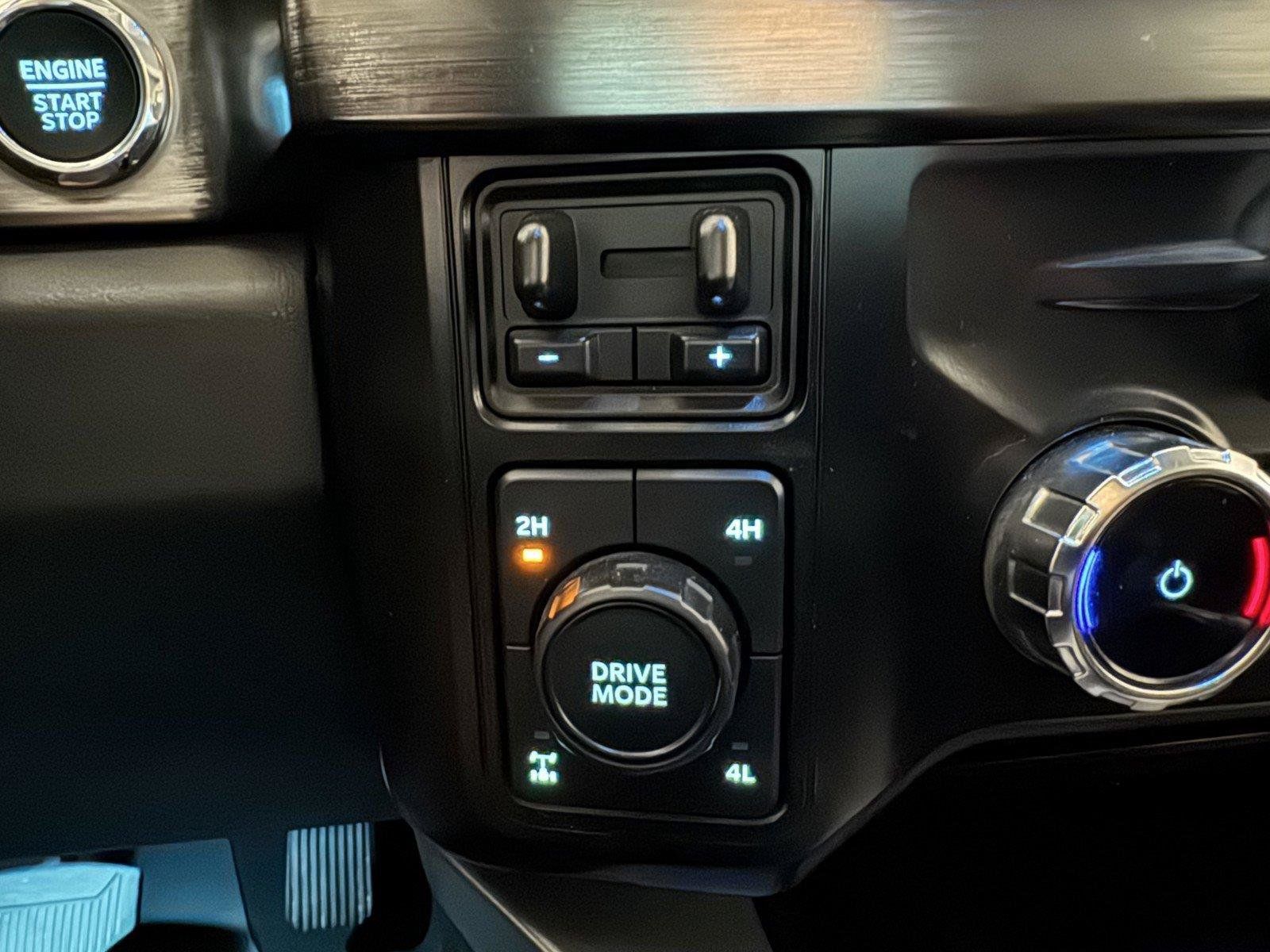 Used 2024 Ford F250 Lariat w/ Chrome Package AWD/4WD image 15