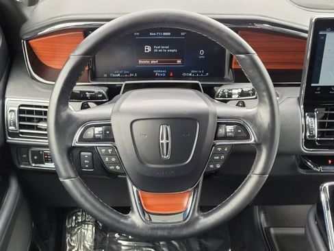 Used 2024 Lincoln Navigator Reserve AWD/4WD image 9