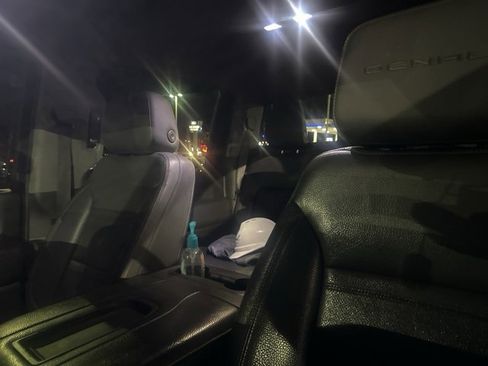 Used 2020 GMC Sierra 2500 Denali w/ Denali Ultimate Package image 17