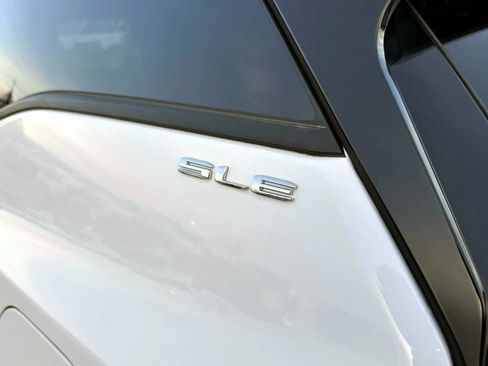 Certified 2023 GMC Terrain SLE image 10