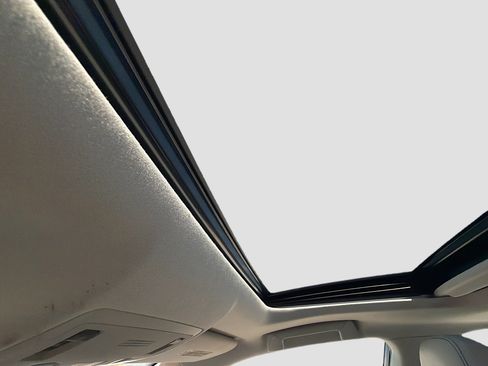 Used 2013 Lexus ES 300h w/ Luxury Pkg image 22