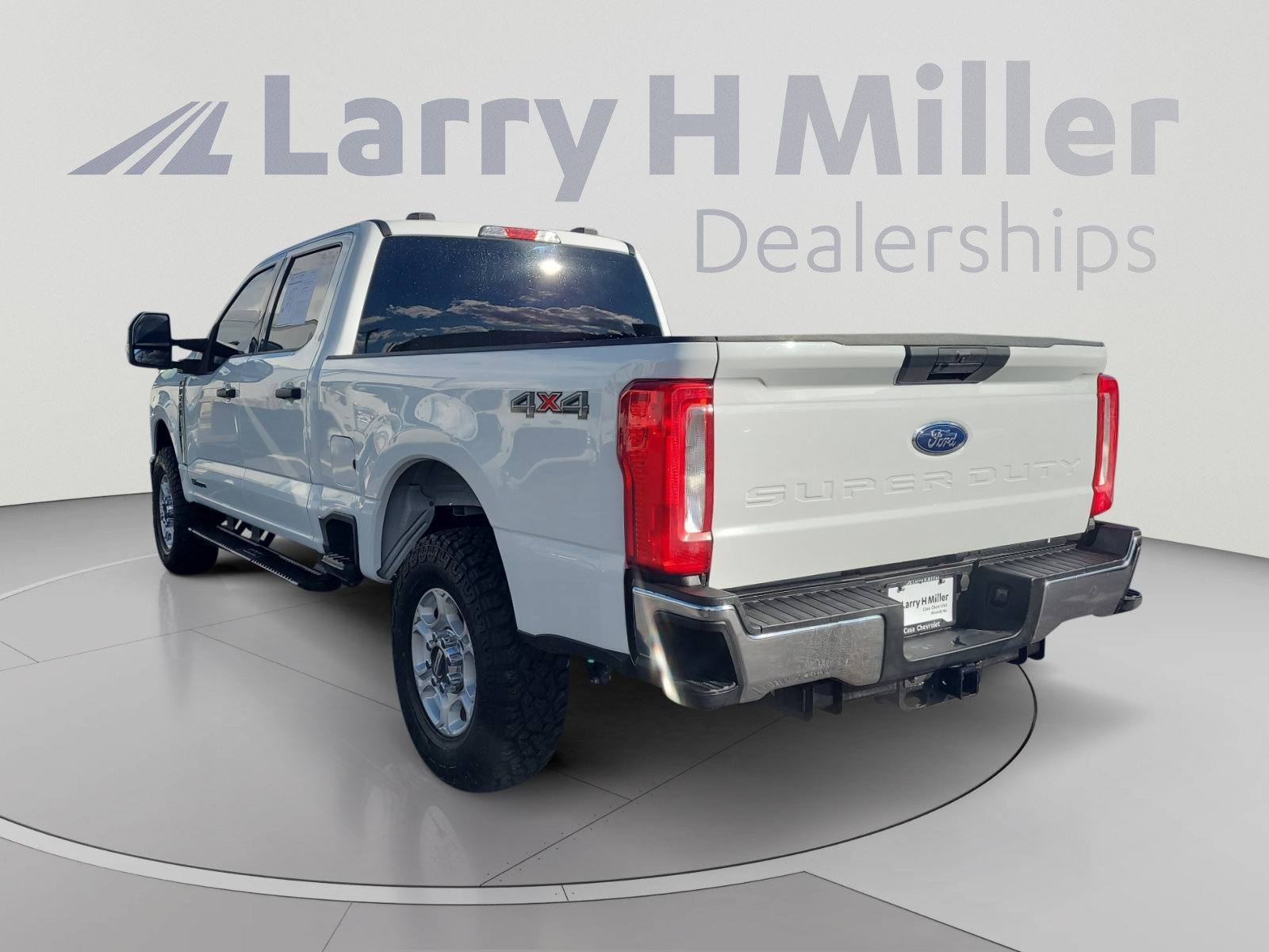 Used 2025 Ford F250 XLT AWD/4WD image 3