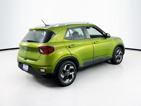 Used 2023 Hyundai Venue SEL image 5