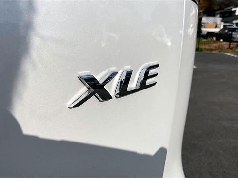 Certified 2023 Toyota Corolla Cross XLE w/ Convenience Package image 11