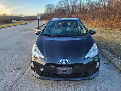 Used 2013 Toyota Prius C One image 4