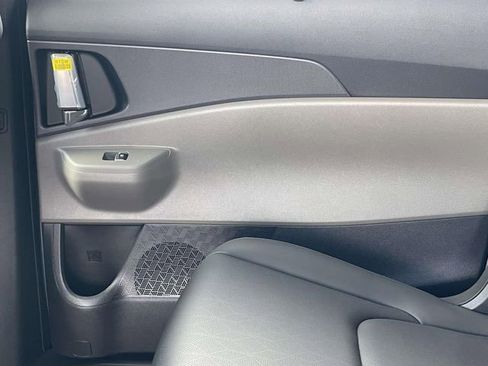 New 2026 Kia Carnival EX image 25