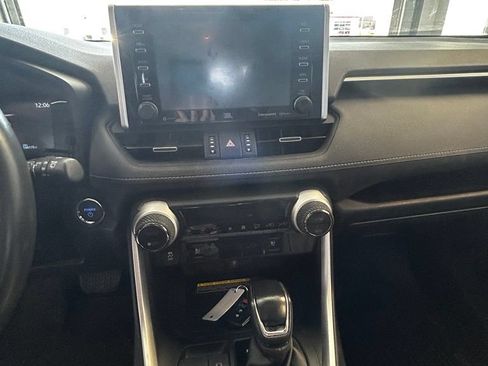 Used 2020 Toyota RAV4 Limited AWD/4WD image 9