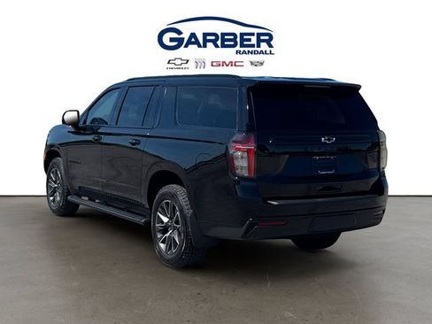 Used 2023 Chevrolet Suburban Z71 w/ Luxury Package AWD/4WD image 3