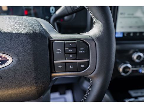 New 2026 Ford F250 Lariat w/ Black Appearance Package AWD/4WD image 16