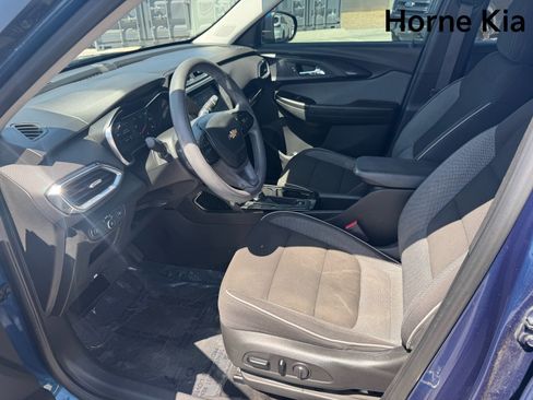 Used 2021 Chevrolet TrailBlazer LT w/ Convenience Package FWD image 9