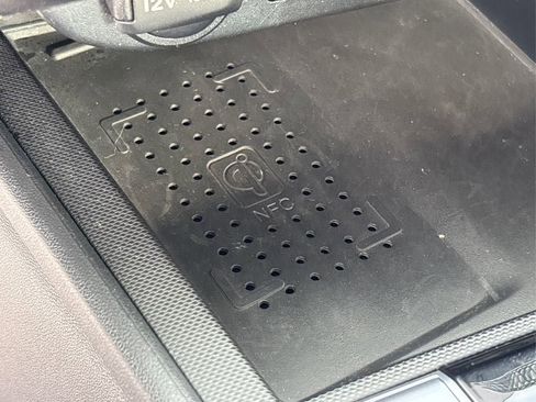 Certified 2023 Hyundai Elantra Limited w/ Preferred Accessory Package image 39