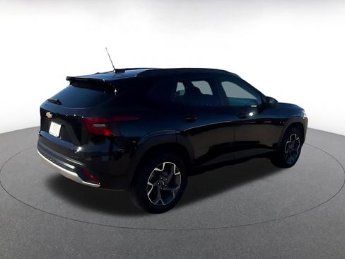 Used 2025 Chevrolet Trax LT image 15