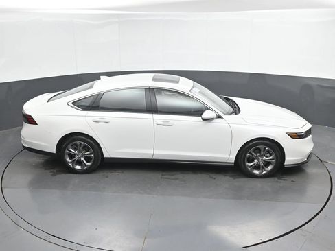 Used 2023 Honda Accord EX image 33
