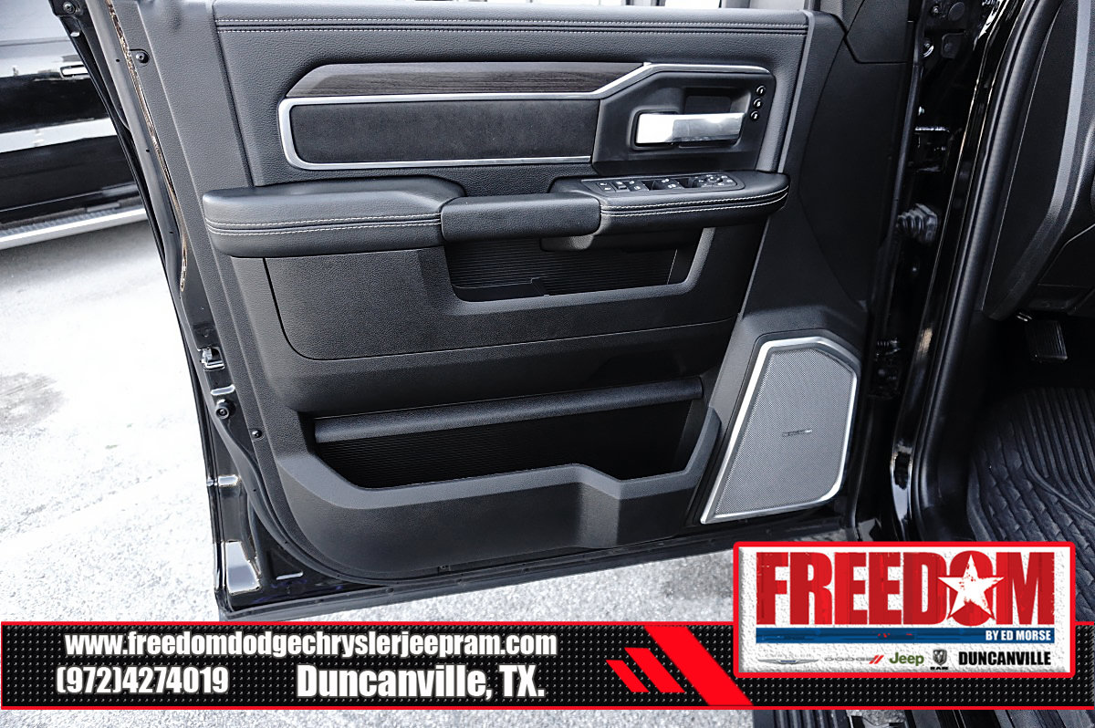 Used 2025 RAM 2500 Laramie AWD/4WD image 37