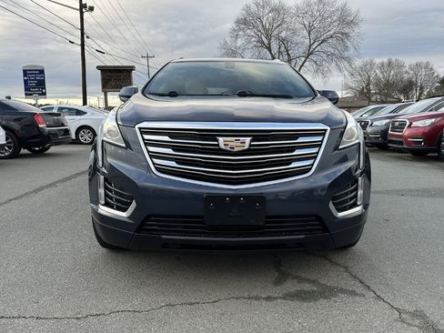 Used 2018 Cadillac XT5 FWD image 2