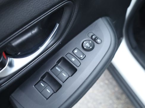 Used 2023 Honda HR-V LX image 18