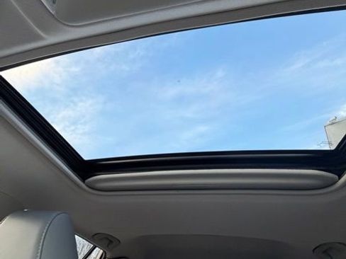 Used 2021 Toyota RAV4 Limited image 50