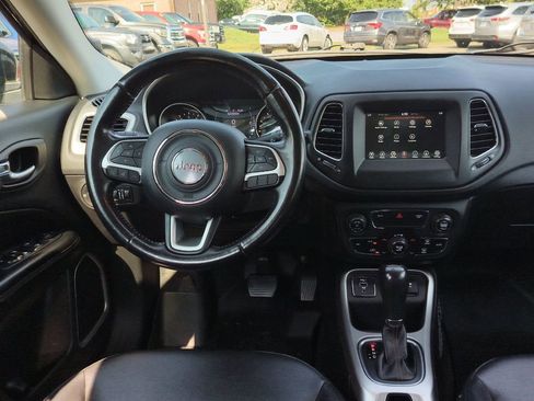 Used 2019 Jeep Compass Latitude image 18