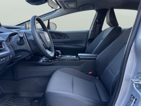 Certified 2025 Toyota Prius LE image 15