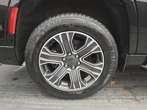 Used 2024 Jeep Wagoneer L Series II w/ Flexible Seating Group image 20