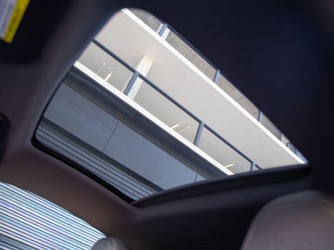 Certified 2021 Porsche 911 Carrera RWD image 21