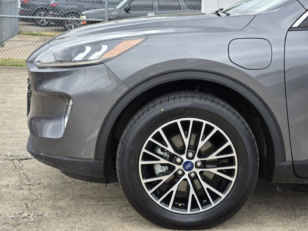 Used 2022 Ford Escape SEL w/ Technology Package FWD image 14
