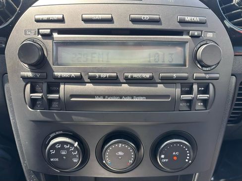 Used 2008 MAZDA MX-5 Miata Touring w/ Suspension Pkg image 34