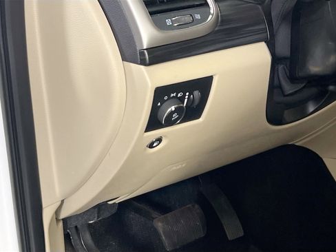 Used 2022 Jeep Grand Cherokee Laredo E image 10