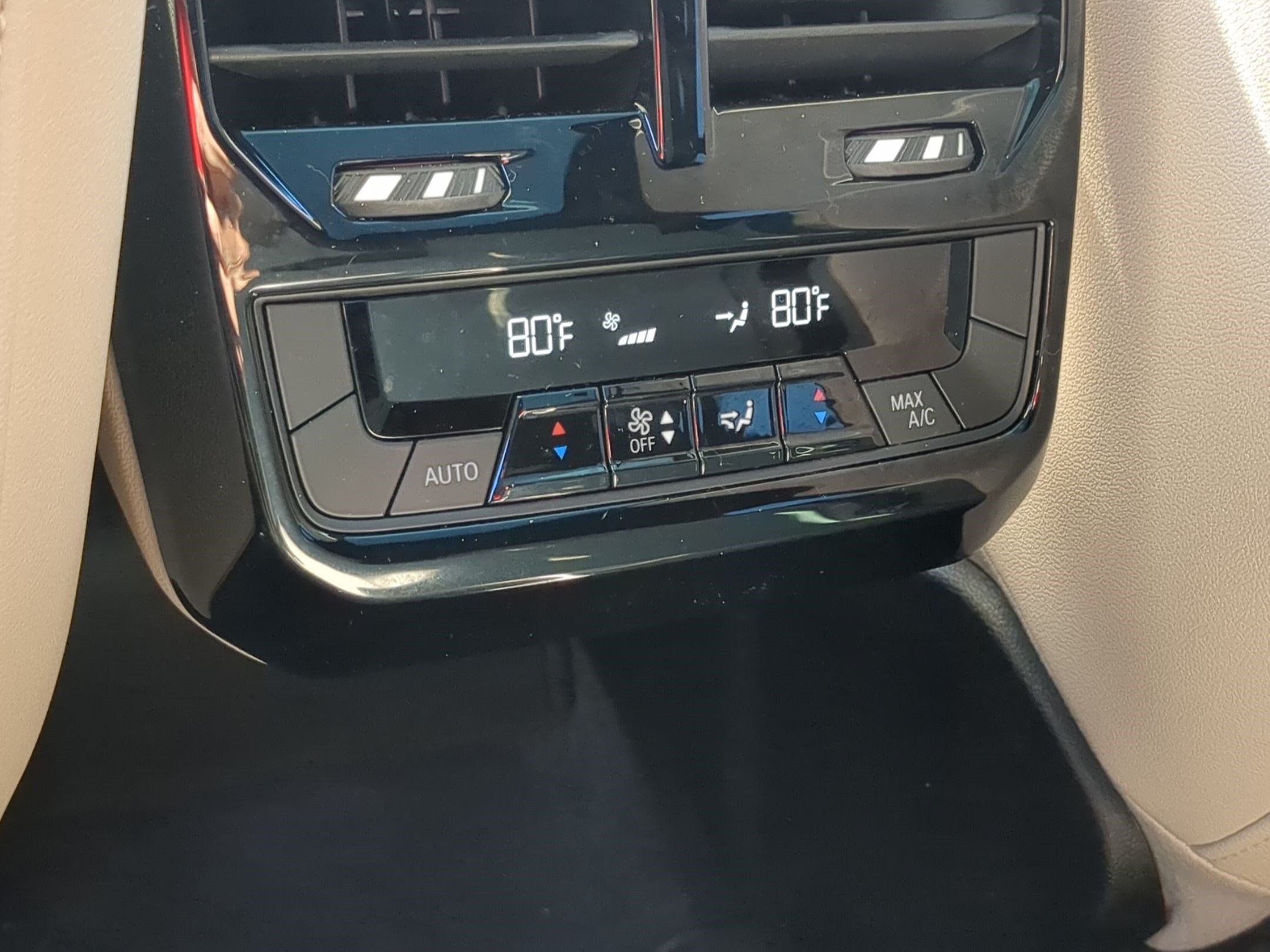 Certified 2025 BMW iX xDrive50 w/ Premium Package AWD/4WD image 29