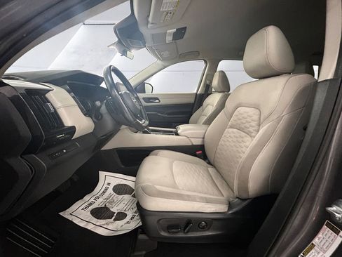 Used 2022 Nissan Pathfinder SV image 7