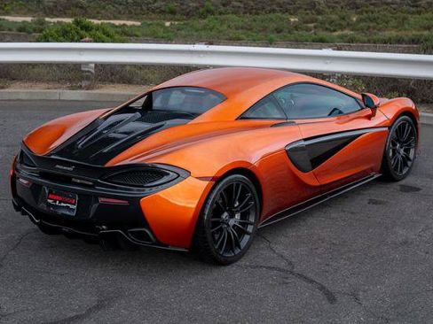Used 2016 McLaren 570S Coupe RWD image 16