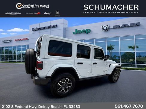 Used 2024 Jeep Wrangler Unlimited Sahara w/ Technology Group AWD/4WD image 7