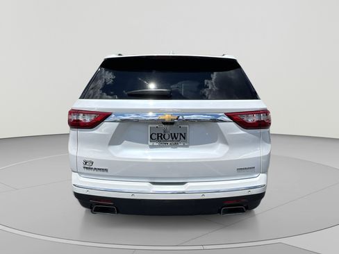 Used 2019 Chevrolet Traverse Premier w/ Driver Confidence II Package FWD image 4