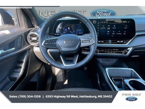Used 2025 Chevrolet Equinox LT w/ Safety and Technology Package AWD/4WD image 5
