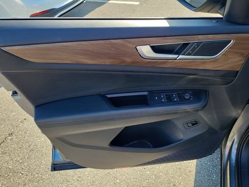 Certified 2024 Volkswagen Atlas SE FWD image 15