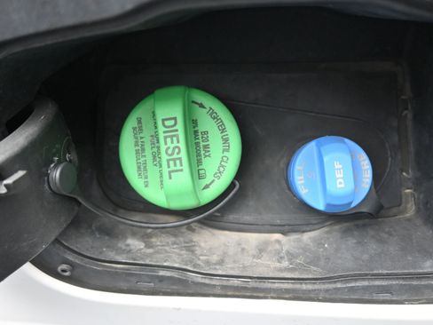 Used 2021 Ford F250 XLT w/ FX4 Off-Road Package image 13