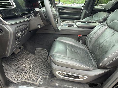 Used 2025 Jeep Grand Wagoneer Series II Obsidian w/ Quick Order Packagew 28T AWD/4WD image 16